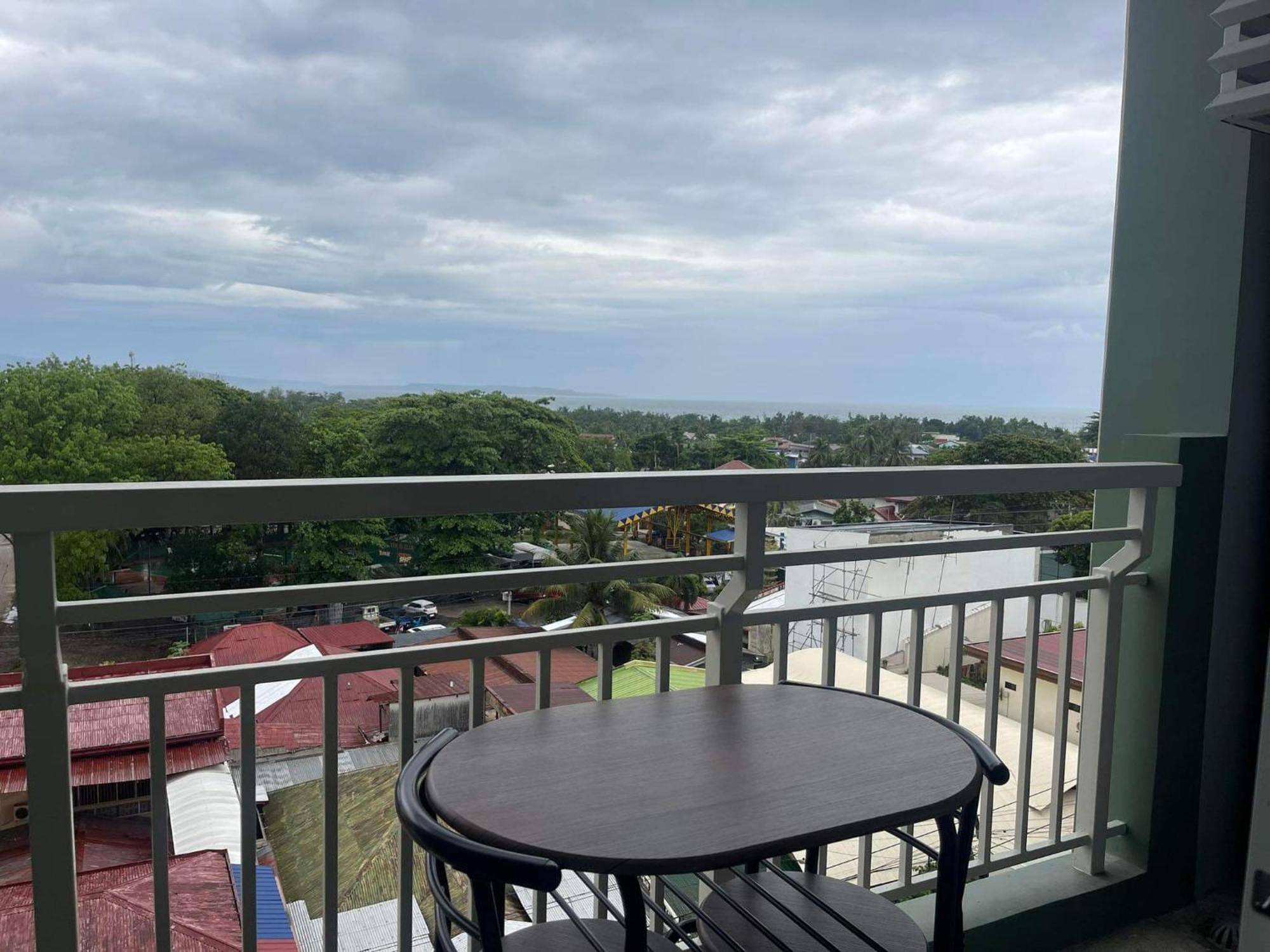Verdon Parc Davao City With Balcony By Darpm Extérieur photo